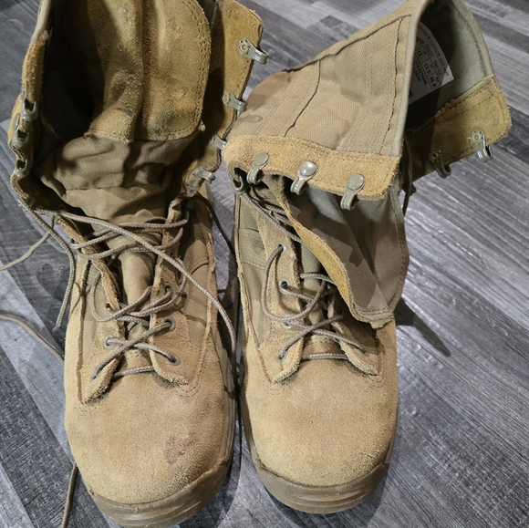 Men's Danner Work Boots, Size 12 - Picture 2 of 8